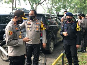 Personel Satbrimob Polda Kepri Lakukan Pengamanan Aksi Unjuk Rasa dan Mogok Kerja Buruh