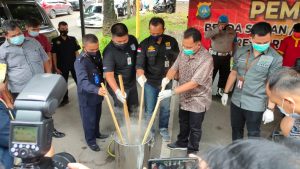 Satresnarkoba Polresta Barelang Musnahkan 4,3 Kg Sabu