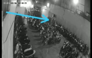 Maling Motor di Parkiran THM Karimun Terekam CCTV