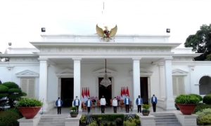 Jokowi Kenalkan 6 Menteri Baru, Ada Sandiaga Uno dan Tri Rismaharani