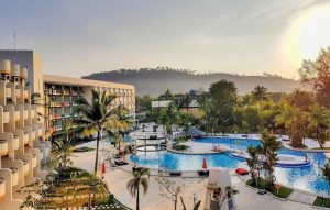 HARRIS Resort Waterfront Batam Promo Kamar Rp525 Ribu