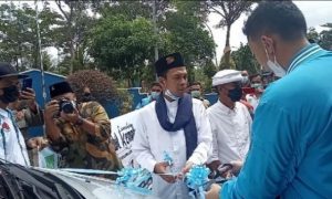 Ustadz Abdul Somad Resmikan Mobil Layanan Kemanusiaan di Batam