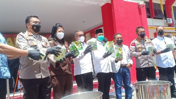 Sebanyak 22 Kg Sabu Asal Malaysia di Musnahkan di Mapolresta Barelang, Dari Tangkapan 4 Tersangka