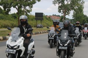 PT. Capella Dinamiik Nusantara Touring Bareng Konsumen ADV 160 Serta Komunitas ADV 150 dan Beat
