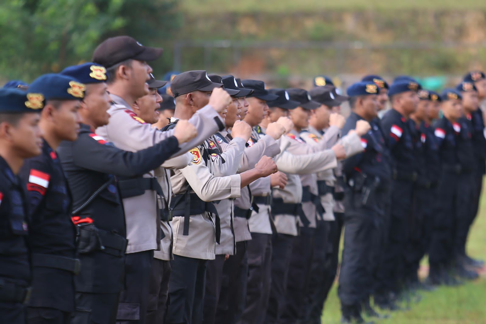 Kapolda Kepri Pimpin Upacara Personil Bermasalah