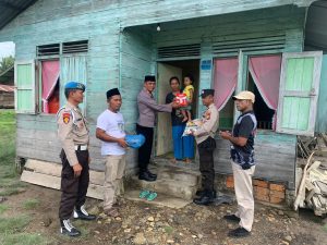 Polisi Bantu Asupan Gizi Dua Balita Penderita Stunting di Merbau