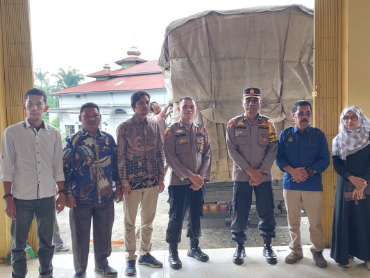 Kedatangan Logistik Pemilu 2024 Mendapat Pengawalan Ketat dari Polres Pasaman Barat