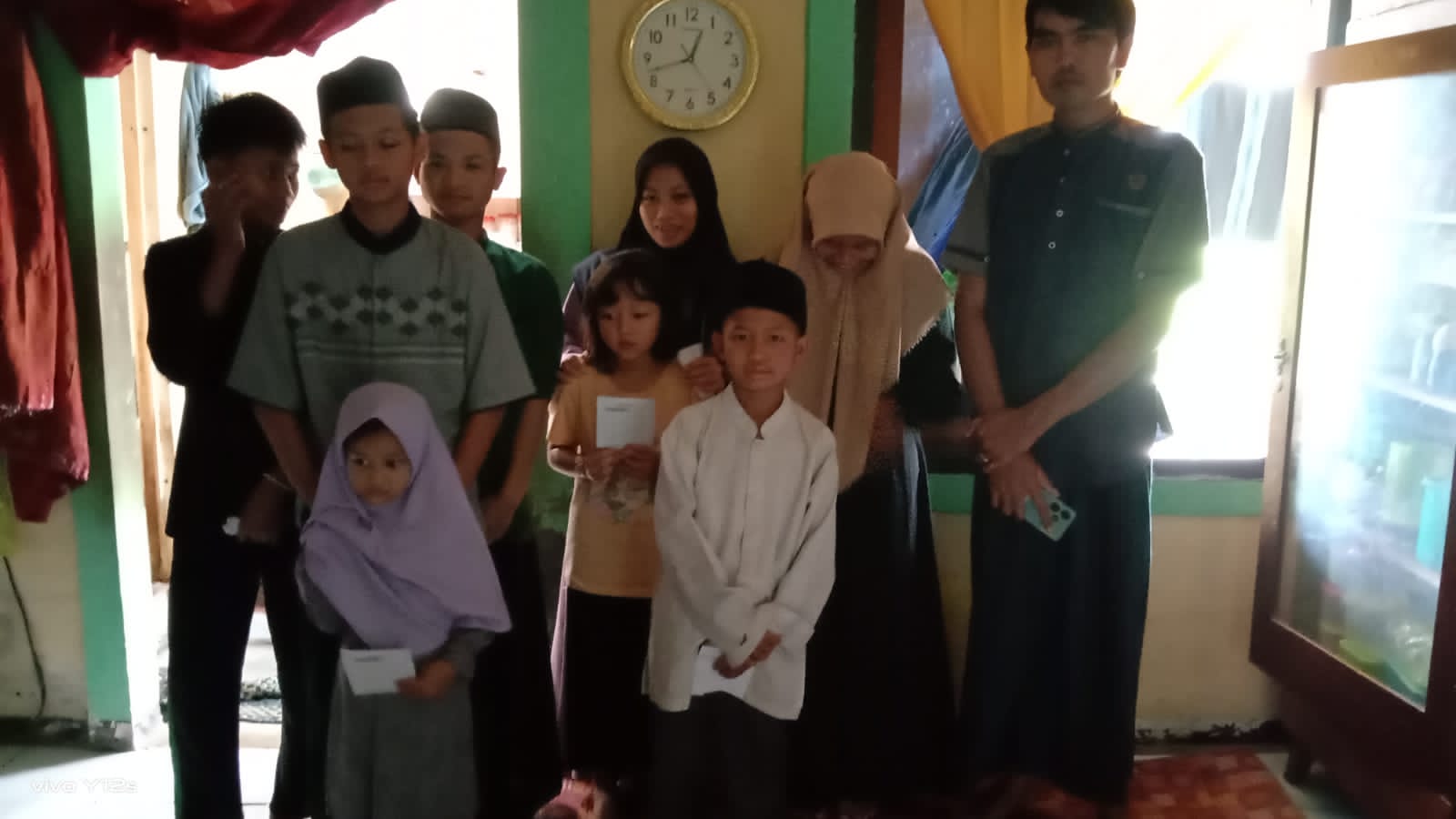 Kang Cawang Berbagi Berkah Ramadhan ke Warga Kampung Pasarean Bogor