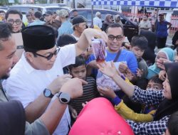 Pj Walikota dan Hipmi Payakumbuh Bagi 10.000 Takjil untuk Masyarakat