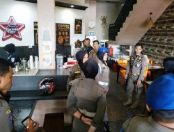 Gelar Sweeping, Tim 7 Pemko Payakumbuh beri peringatan Rumah Makan dan Cafe yang membandel