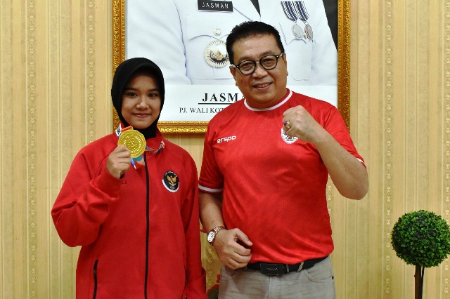 Jamu Atlet Karate Peraih Emas