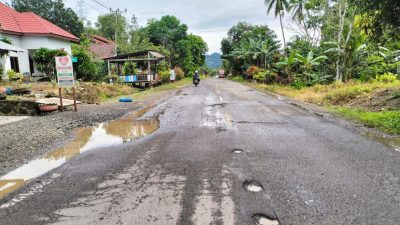 Progres Lambat, Warga Keluhkan Kontraktor yang Tangani Perbaikan Jalan Poros Luwu – Palopo