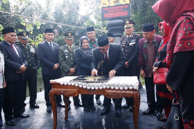 Pj Walikota Payakumbuh Suprayitno, Resmikan Tugu Sekolah Pendidikan Guru di Halaman Balai Kota